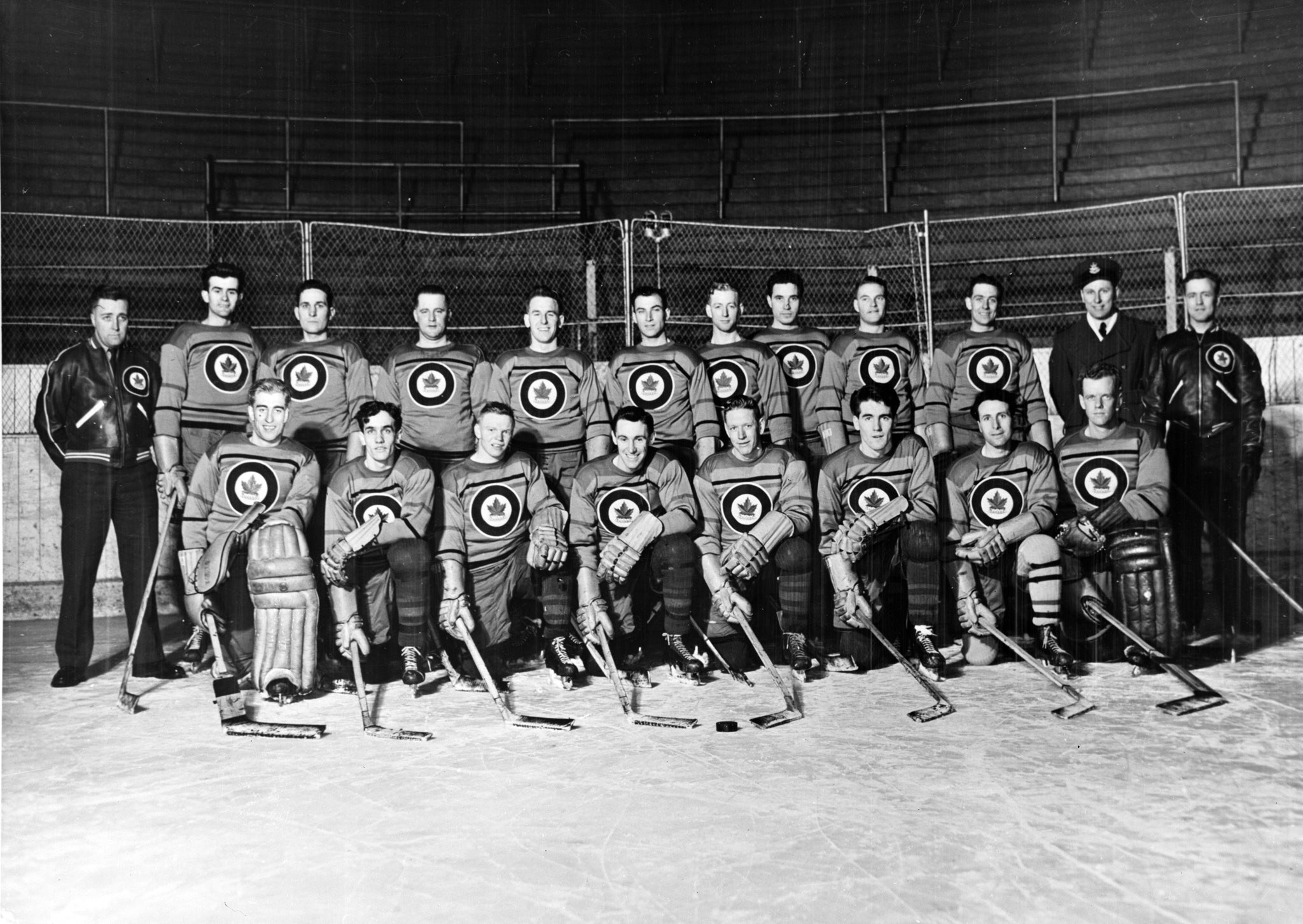 Photo: Official Oct 29 1947 TEAM PHOTO of R.C.A.F. Flyer Hockey Team Inverted